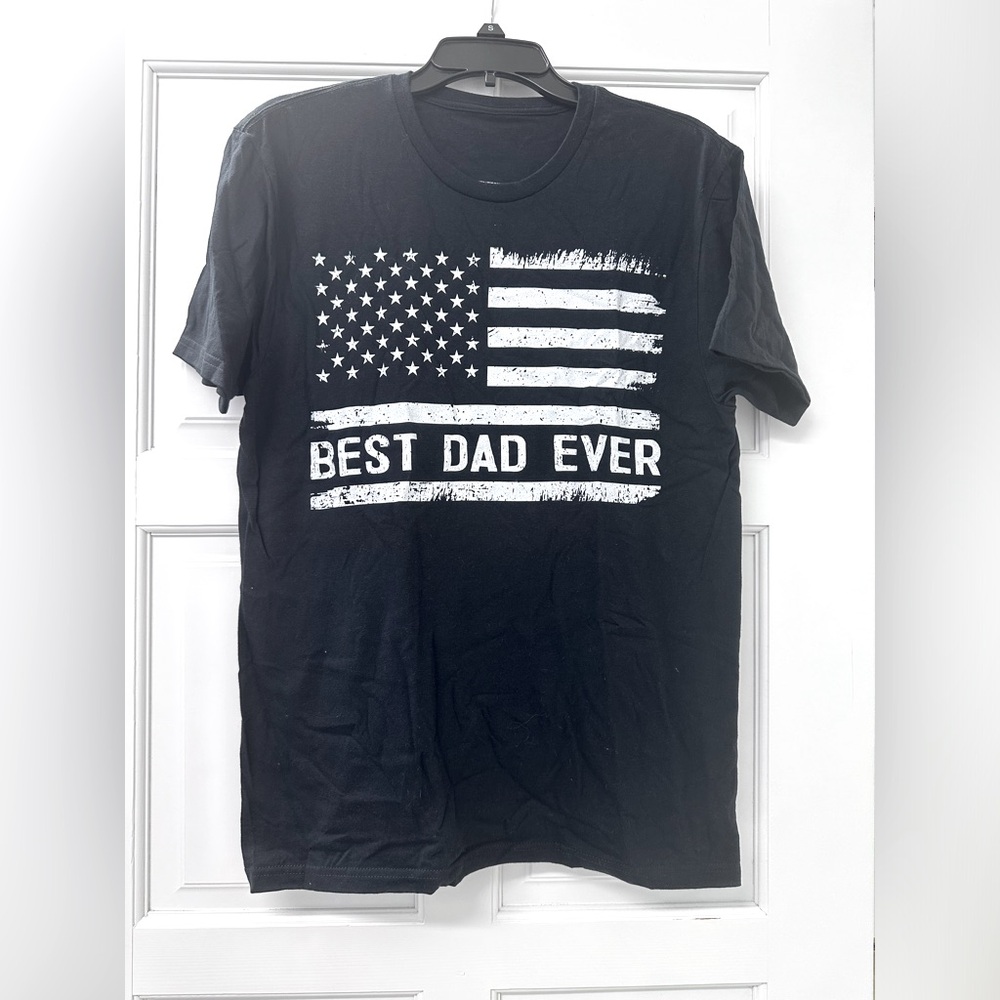 2/$15‼️ NWOT Best dad ever t-shirt